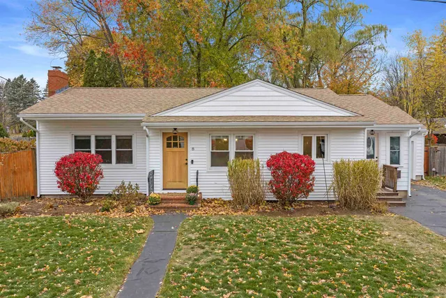 $549,900 | 8 Bonnie Drive, Exeter, NH 03833