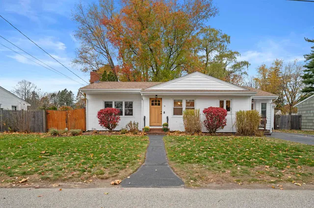 $549,900 | 8 Bonnie Drive, Exeter, NH 03833