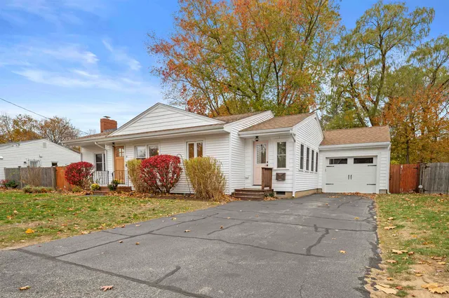 $549,900 | 8 Bonnie Drive, Exeter, NH 03833