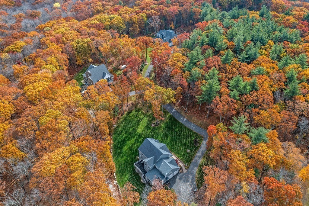 1 Lakeview Path Hopkinton, MA 01748 - Photo 3 of 42 Gallery Image 3
