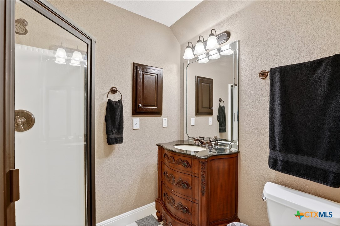 154 Quarry Point New Braunfels, TX 78132 - Photo 25 of 40 Upstairs Bath