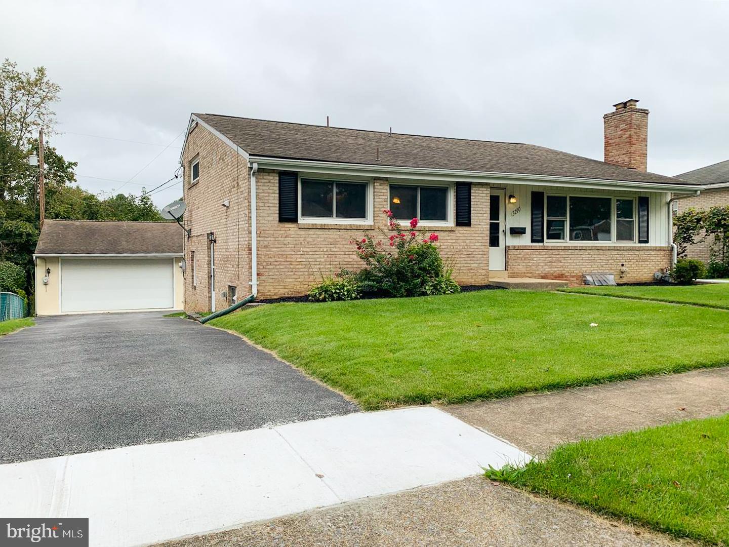 3210 Crest Road Harrisburg, PA 17109 - Photo 3 of 23 Gallery Image 3