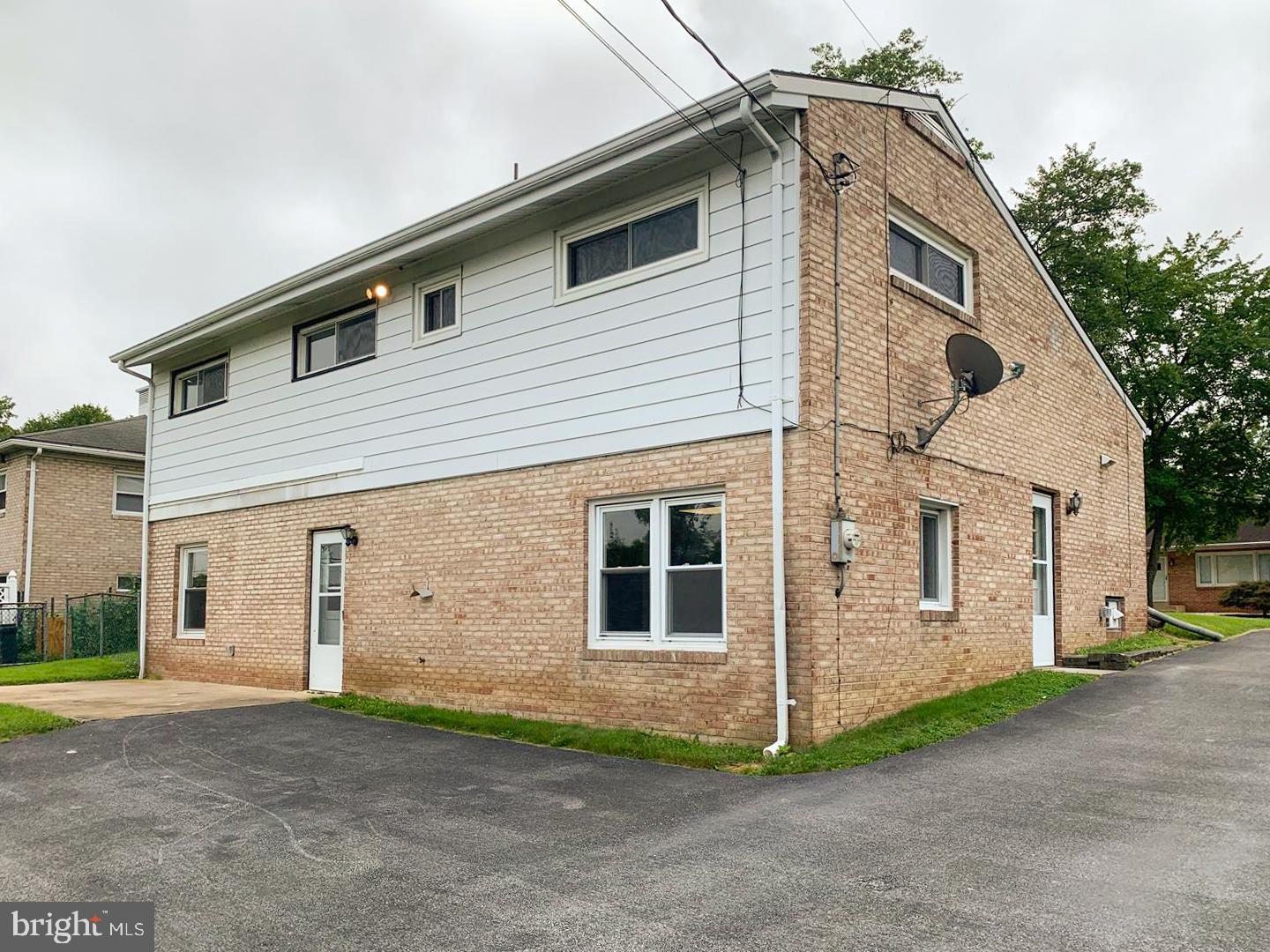 3210 Crest Road Harrisburg, PA 17109 - Photo 6 of 23 Gallery Image 6
