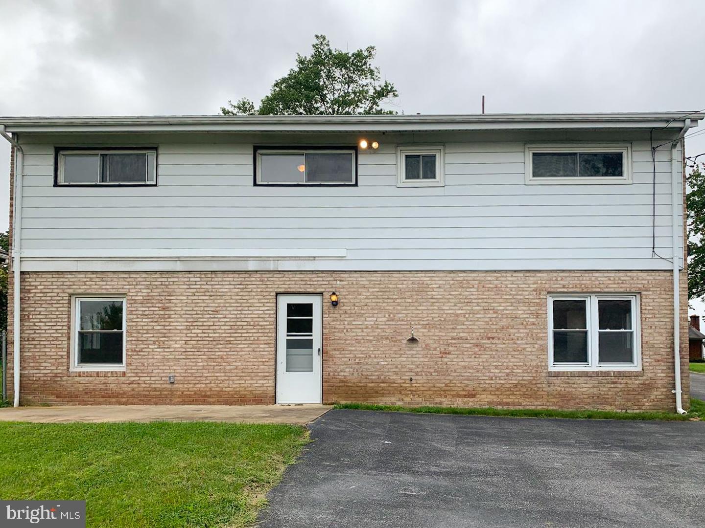 3210 Crest Road Harrisburg, PA 17109 - Photo 7 of 23 Gallery Image 7