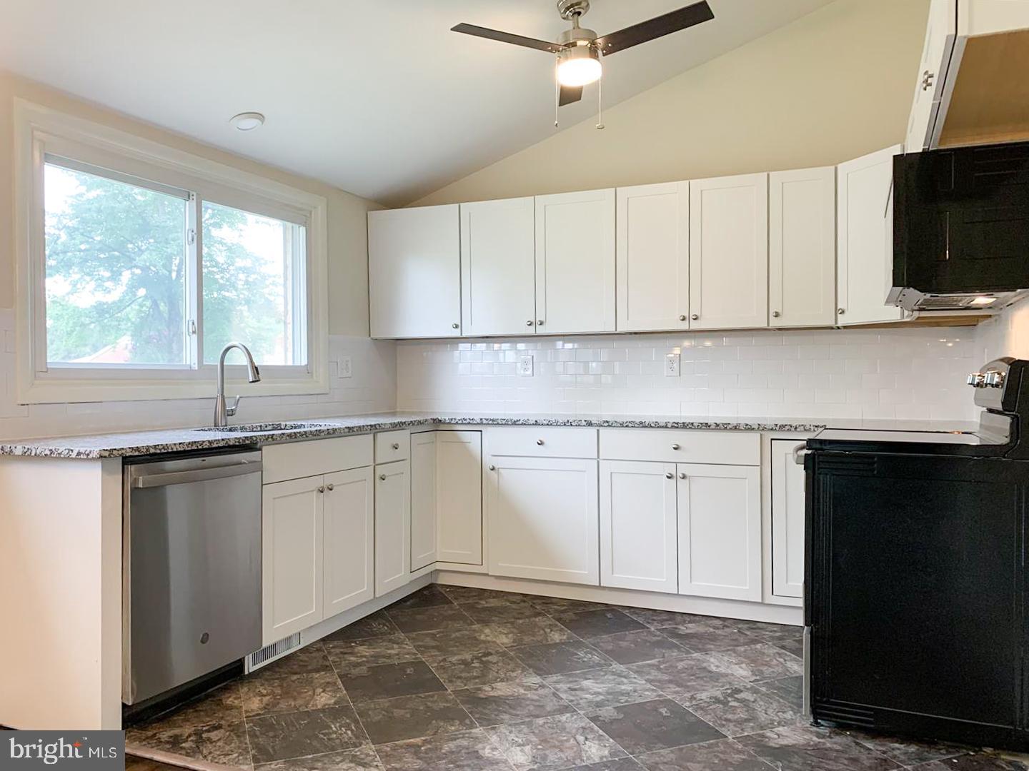 3210 Crest Road Harrisburg, PA 17109 - Photo 10 of 23 Gallery Image 10