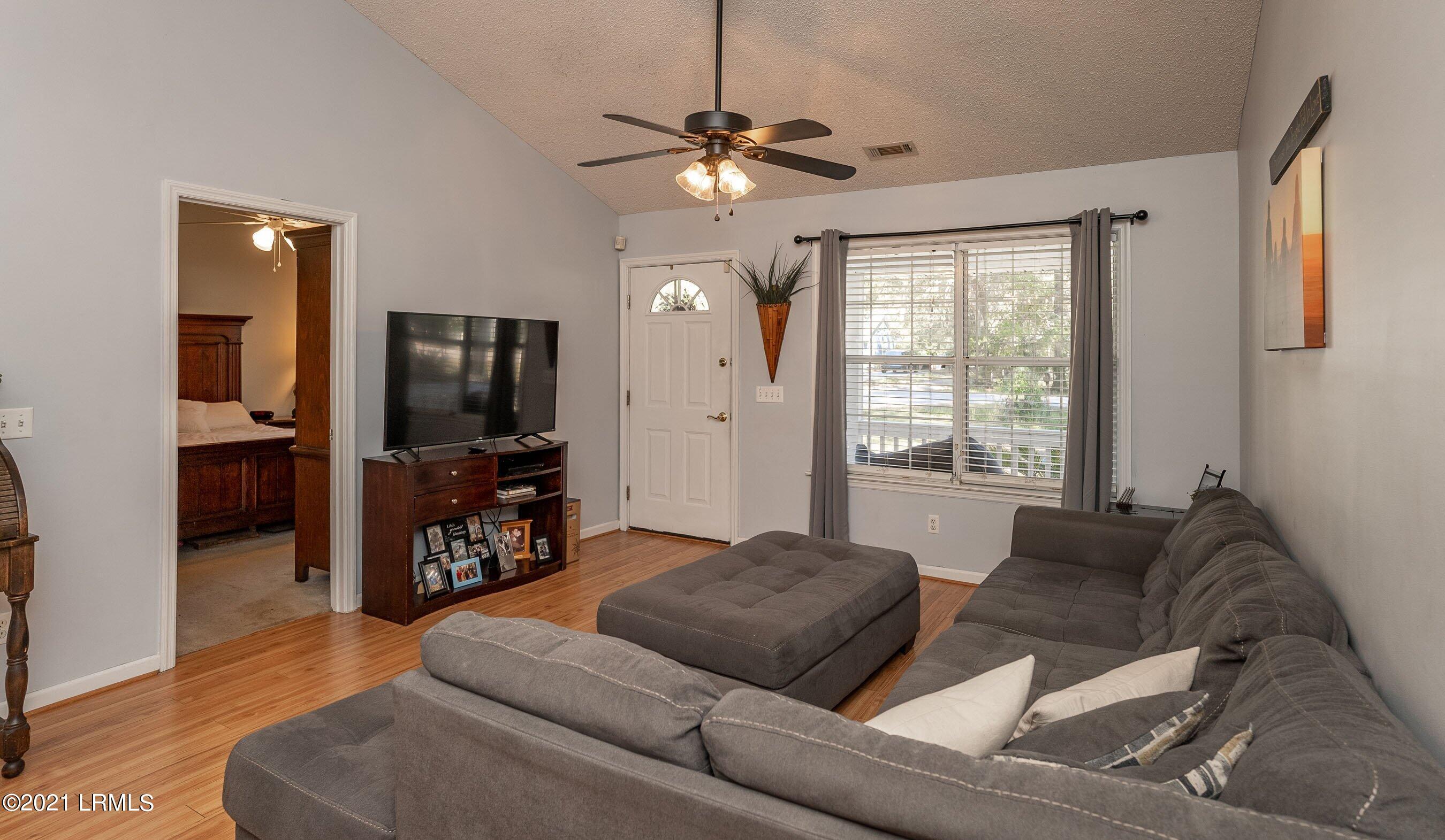 23 Springfield Road Beaufort, SC 29907 - Photo 5 of 32 _DSC6932-1.jpg-SMALL