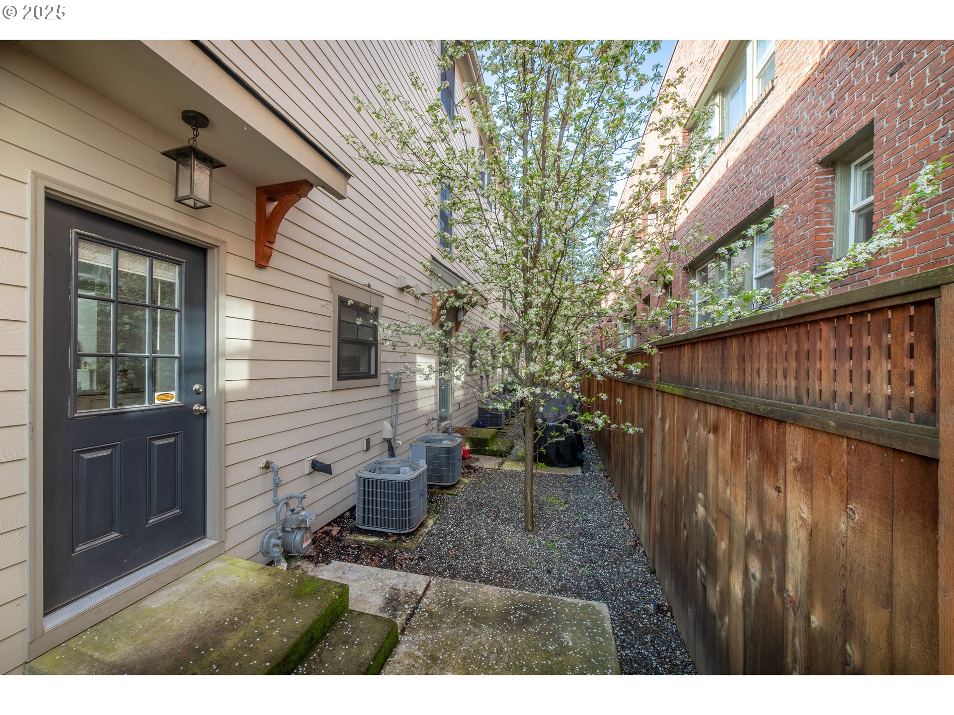 623 Northeast Randall Avenue Portland, OR 97232 - Photo 22 of 26 a view of outdoor space and yard