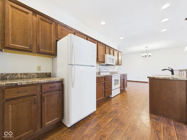 $299,900 | 143 Devonshire Court, Anderson, IN 46013