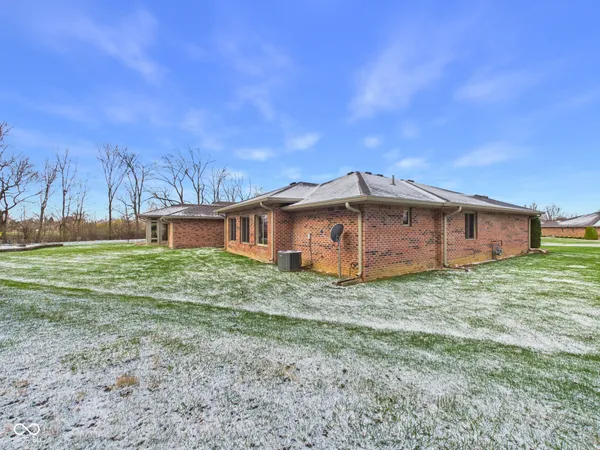 $299,900 | 143 Devonshire Court, Anderson, IN 46013