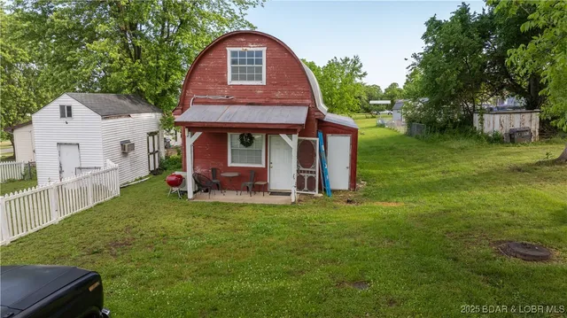 $295,000 | 431 Lombar Street, Iberia, MO 65486