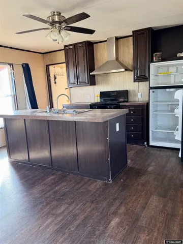 $250,000 | 208 Highway 96, Douglas, WY 82633