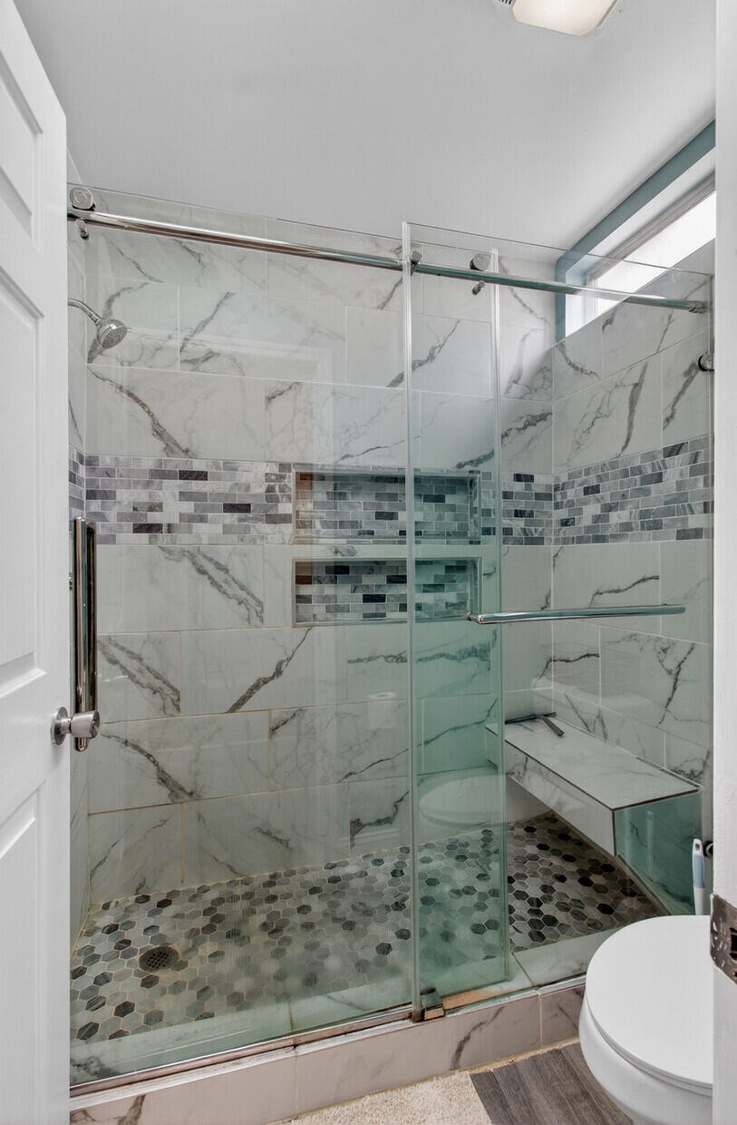 107 Two Hitch Road Goose Creek, SC 29445 - Photo 21 of 32 Master Bathroom