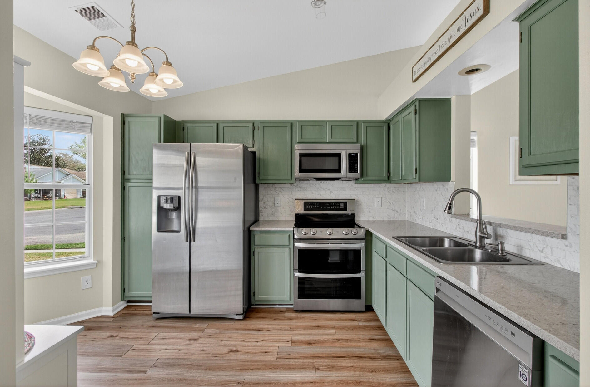 107 Two Hitch Road Goose Creek, SC 29445 - Photo 6 of 32 Kitchen