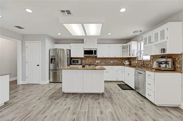 $649,000 | 6009 King Trail, Corpus Christi, TX 78414