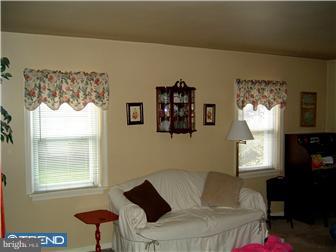 134 Redford Road Oreland, PA 19075 - Photo 3 of 9 Gallery Image 3