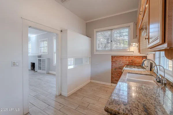 $2,100 | 711 East McKinley Street, Phoenix, AZ 85006