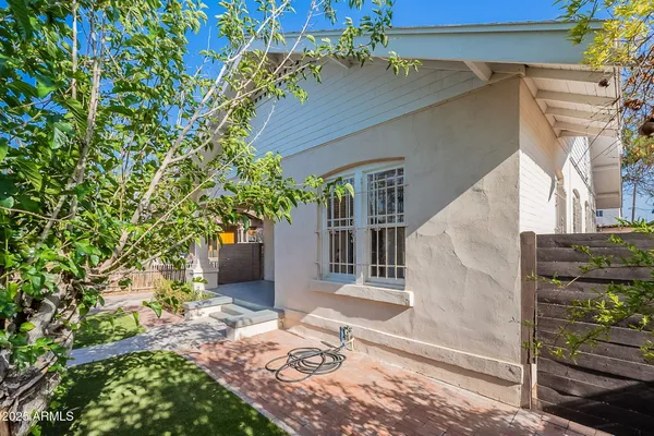 $2,100 | 711 East McKinley Street, Phoenix, AZ 85006