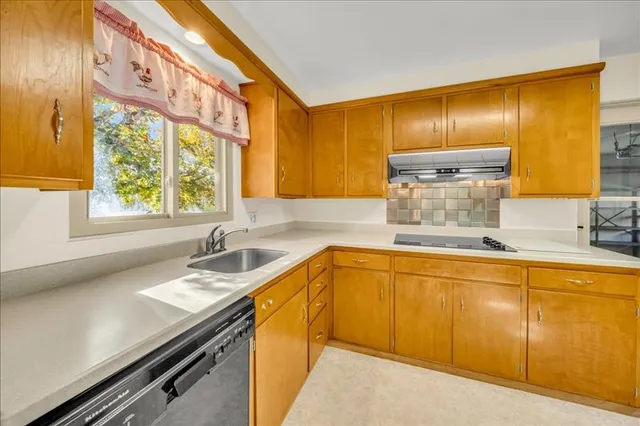 $200,999 | 9 Canterbury Drive, Endicott, NY 13760