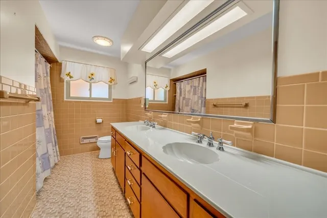 $200,999 | 9 Canterbury Drive, Endicott, NY 13760