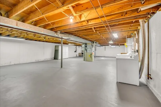 $200,999 | 9 Canterbury Drive, Endicott, NY 13760