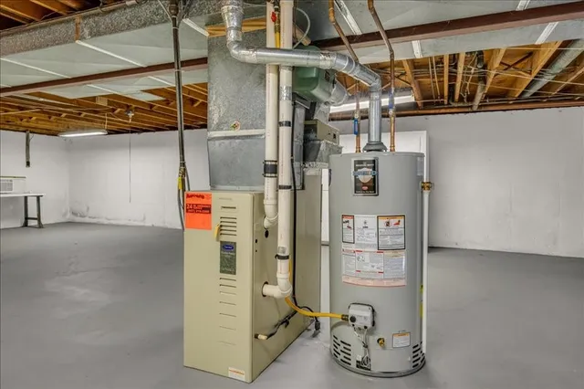 $200,999 | 9 Canterbury Drive, Endicott, NY 13760