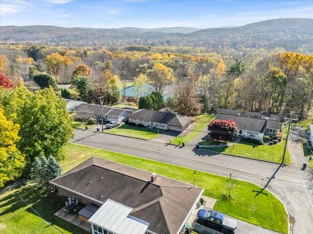 $200,999 | 9 Canterbury Drive, Endicott, NY 13760