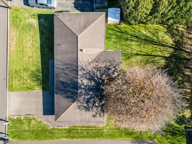 $200,999 | 9 Canterbury Drive, Endicott, NY 13760