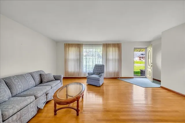 $200,999 | 9 Canterbury Drive, Endicott, NY 13760