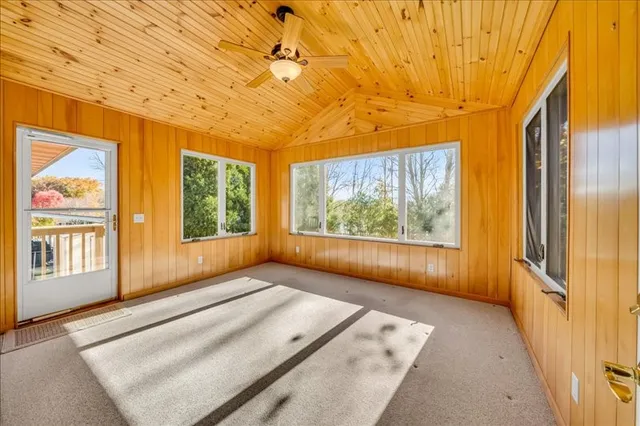 $200,999 | 9 Canterbury Drive, Endicott, NY 13760