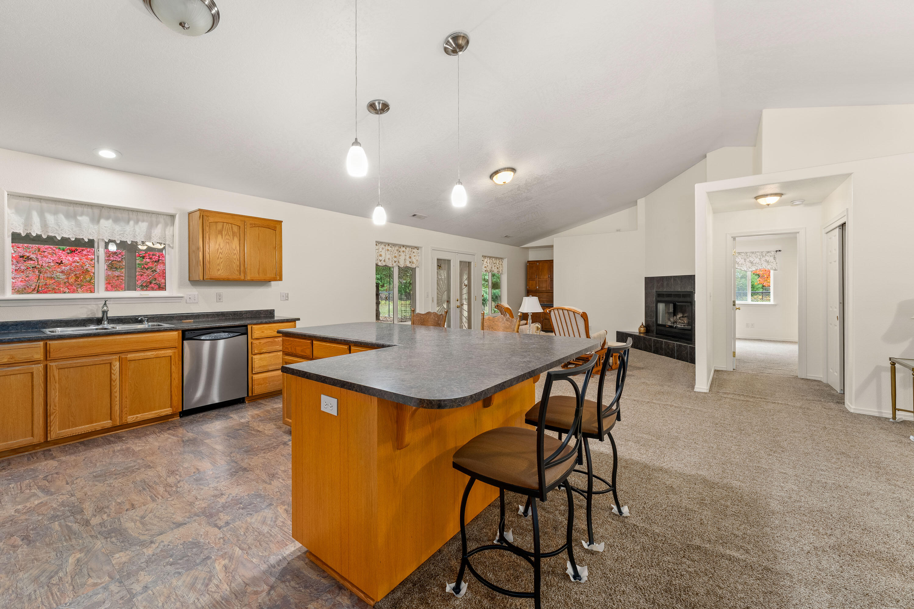 335 Cornett Lane Cave Junction, OR 97523 - Photo 14 of 55 Kitchen