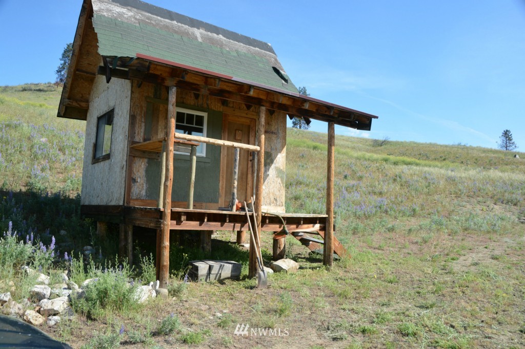 132 Jason Lucas Road Methow, WA 98834 - Photo 14 of 16
