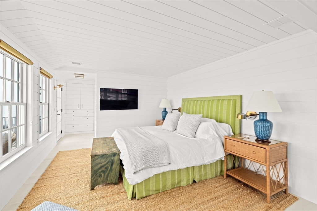 11 Bay Road Mattapoisett, MA 02739 - Photo 16 of 36