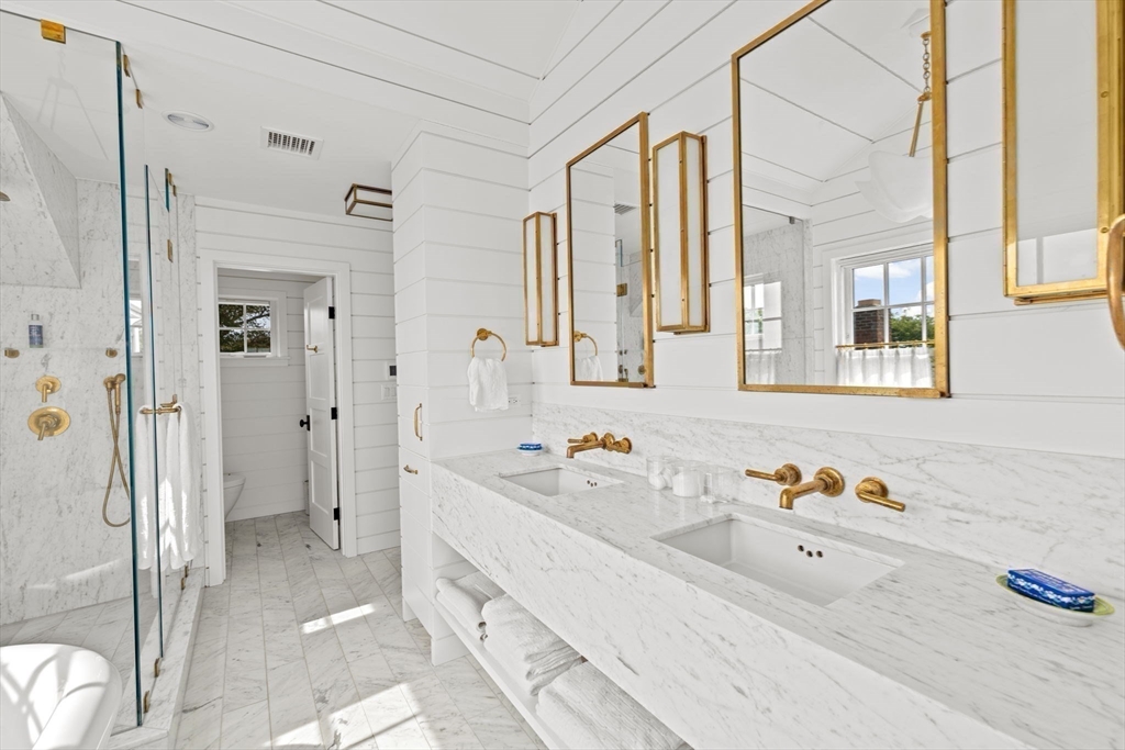 11 Bay Road Mattapoisett, MA 02739 - Photo 18 of 36