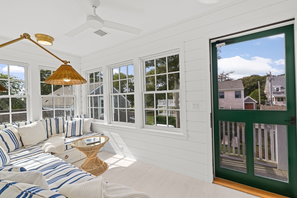 11 Bay Road Mattapoisett, MA 02739 - Photo 9 of 36