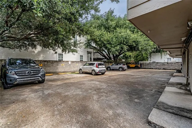 $189,000 | 816 Nashville Avenue, Unit E, New Orleans, LA 70115