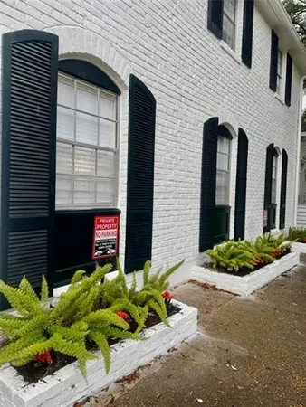 $180,000 | 816 Nashville Avenue, Unit E, New Orleans, LA 70115