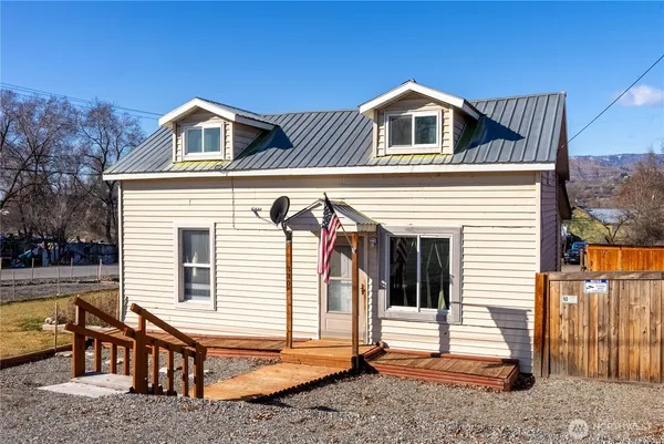 $197,000 | 330 Edmonds Street, Omak, WA 98841