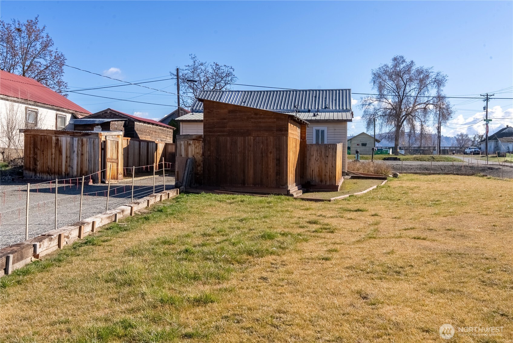 330 Edmonds Street Omak, WA 98841 - Photo 11 of 37