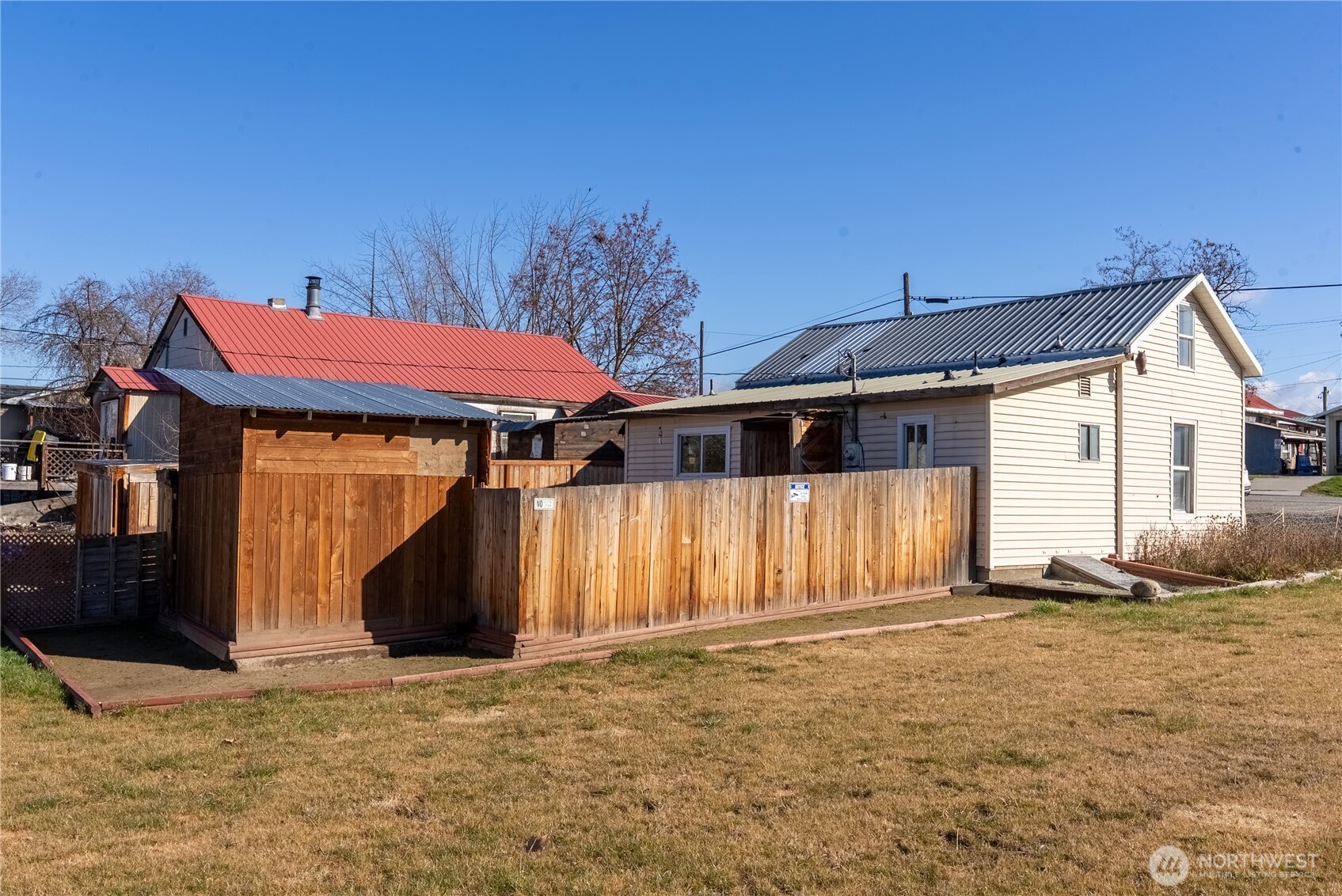 330 Edmonds Street Omak, WA 98841 - Photo 4 of 37