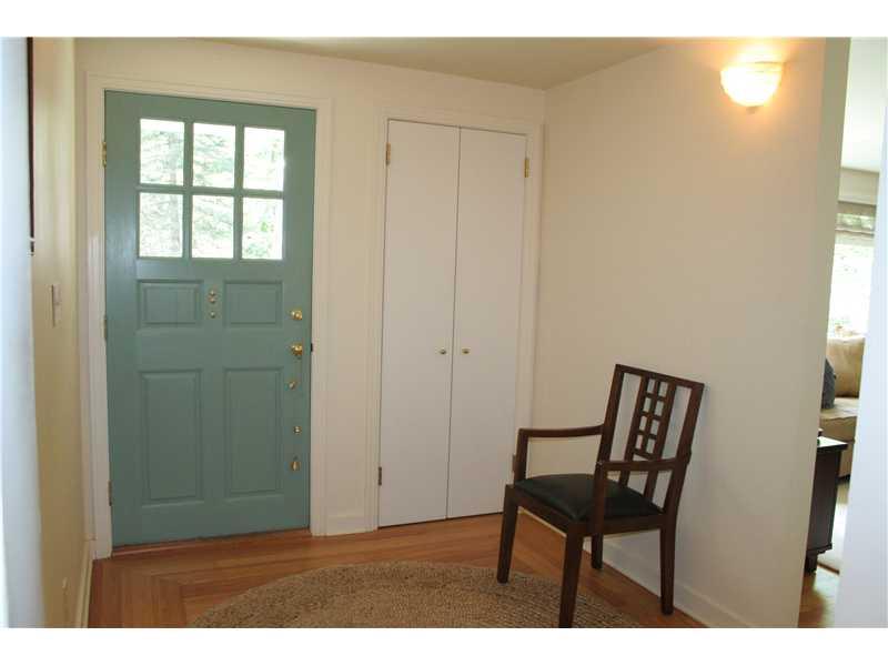 1255 Fox Chapel Road Fox Chapel, PA 15238 - Photo 3 of 16 Entry/Foyer.