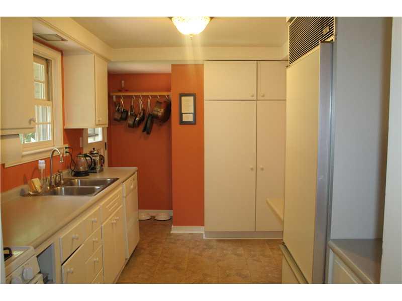 1255 Fox Chapel Road Fox Chapel, PA 15238 - Photo 7 of 16 Kitchen.