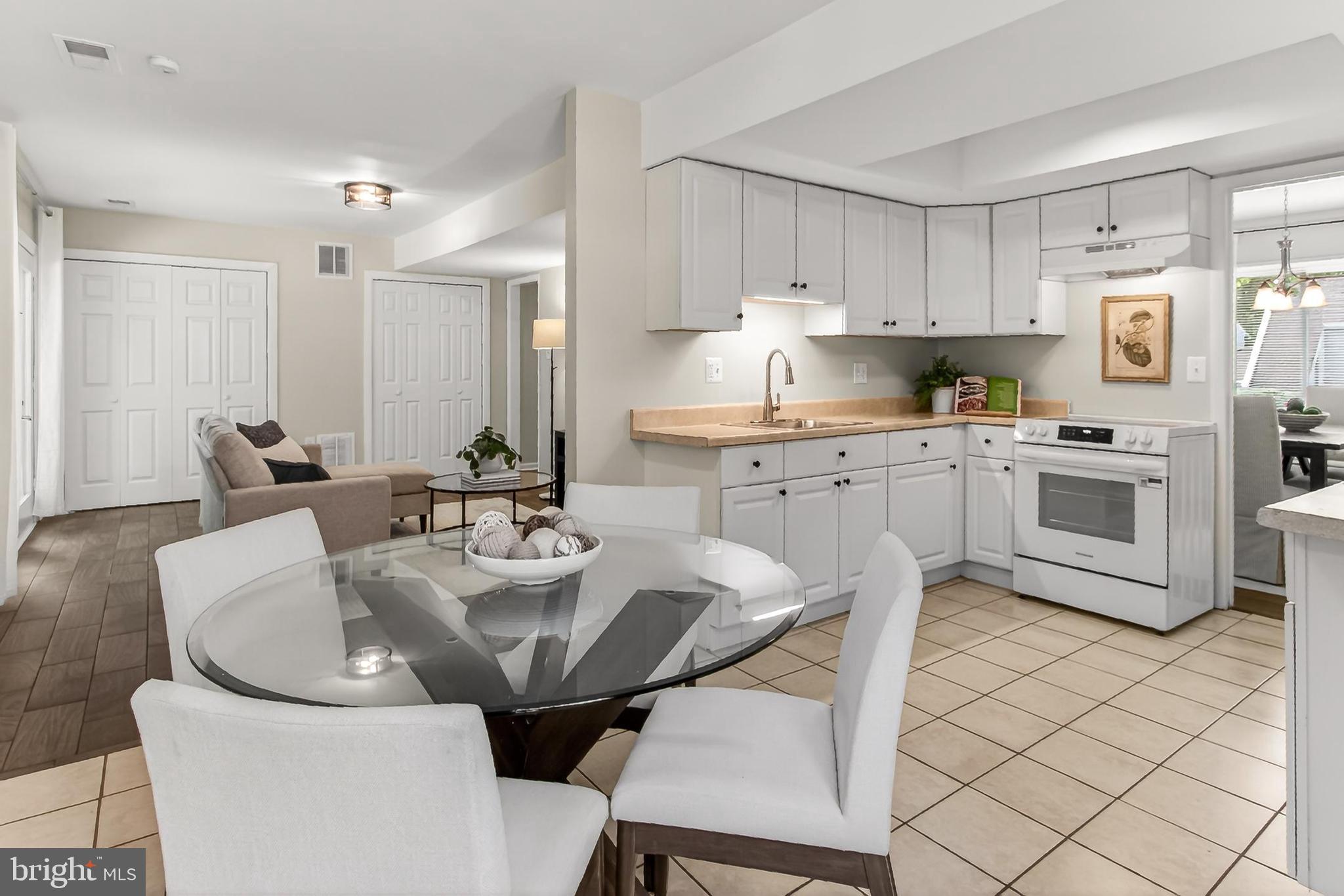 1498 Roundleaf Court Reston, VA 20190 - Photo 25 of 62 Ceramic tile Flooring