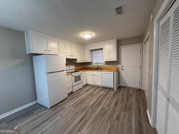 $1,175 | 117 Vintage Court, Unit 117, Athens, GA 30605