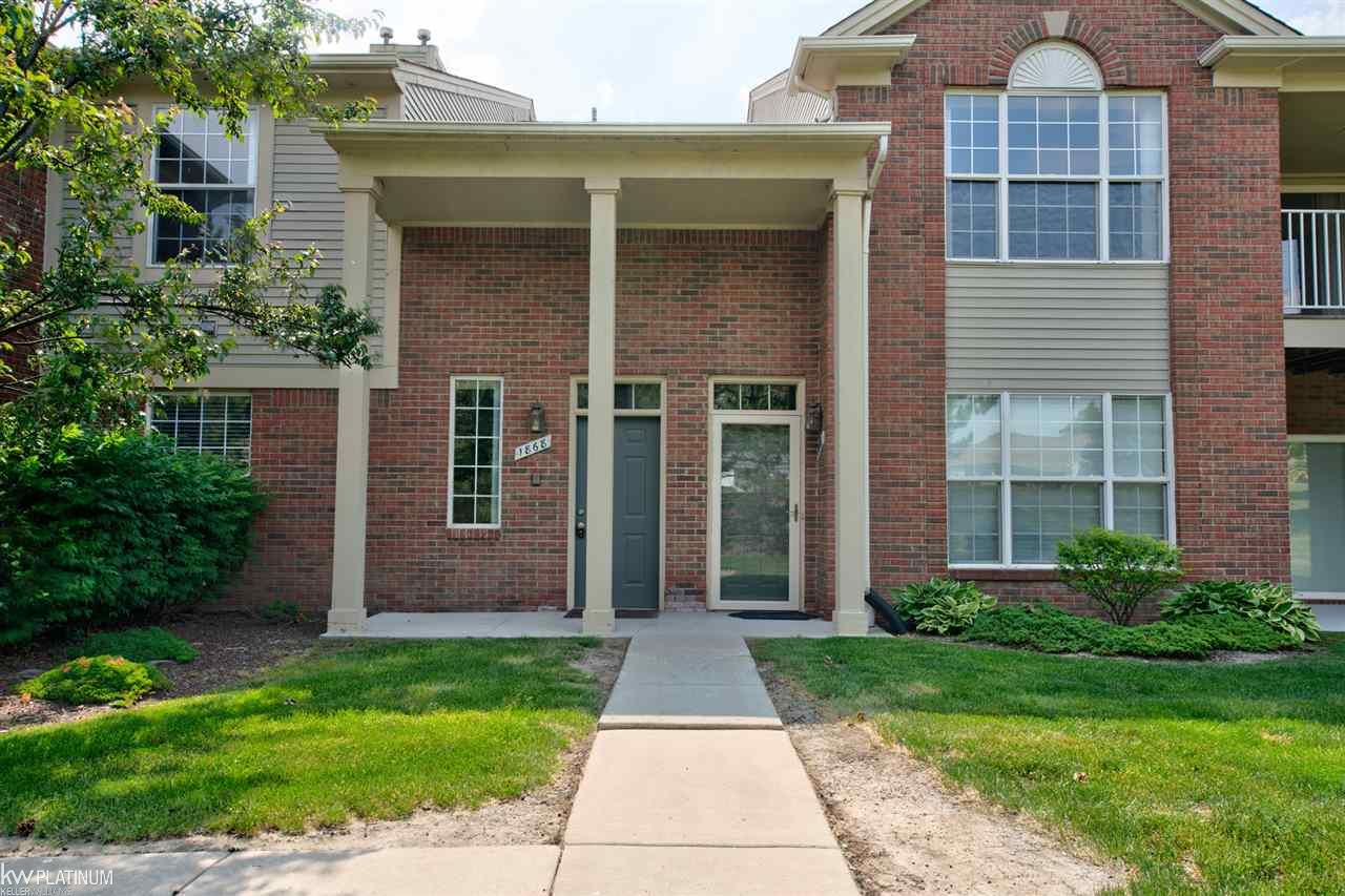 1868 Flagstone Circle Rochester, MI 48307 - Photo 2 of 41