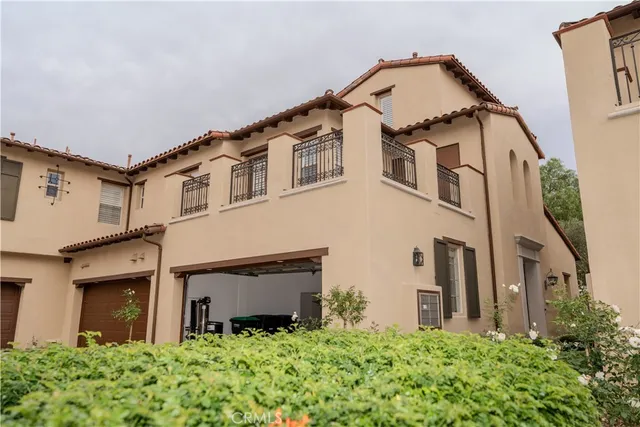 front view of house with a yard