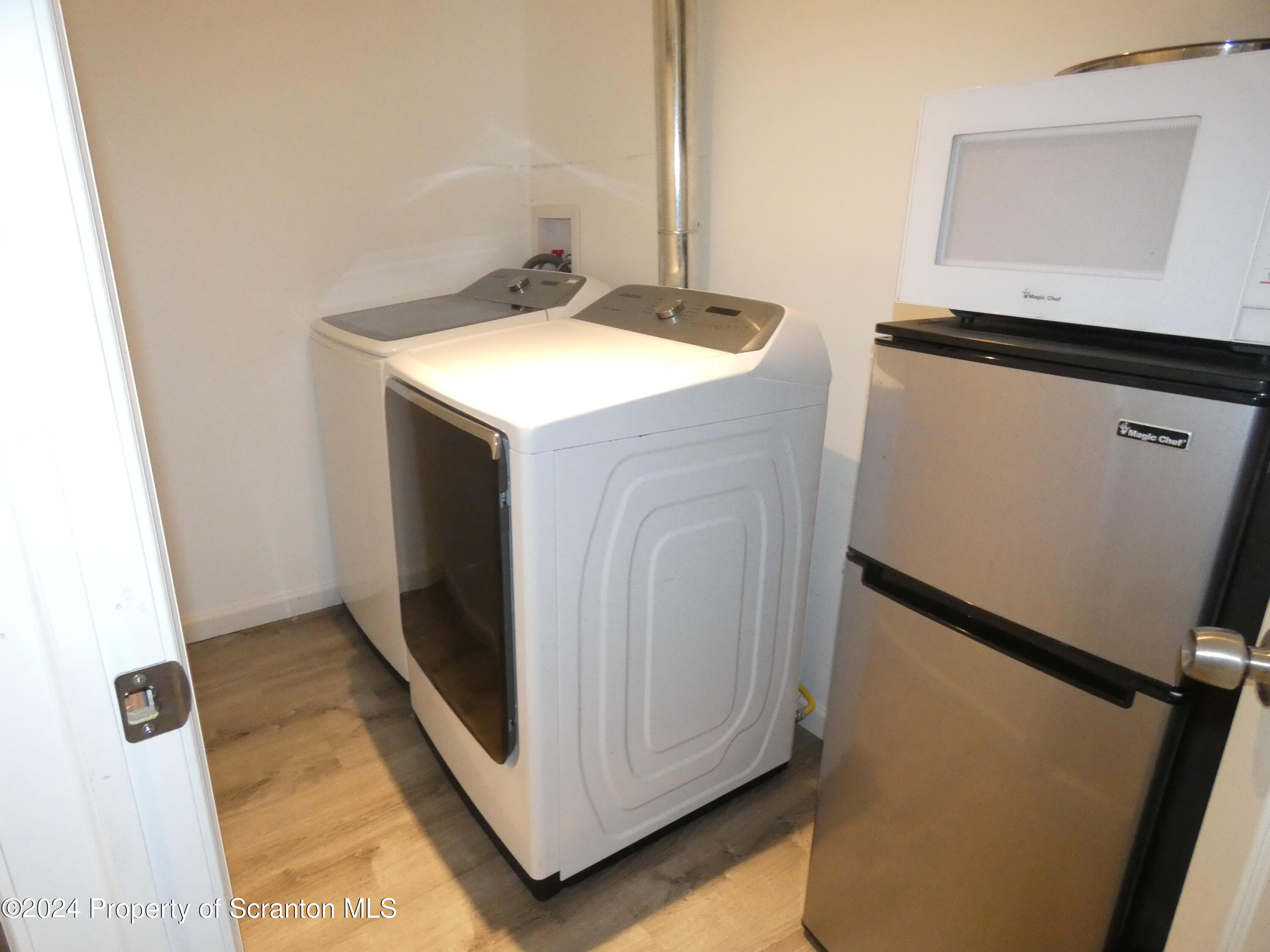 607 3rd Avenue, Unit LOWER LEVEL) Scranton, PA 18505 - Photo 30 of 45 P1030721