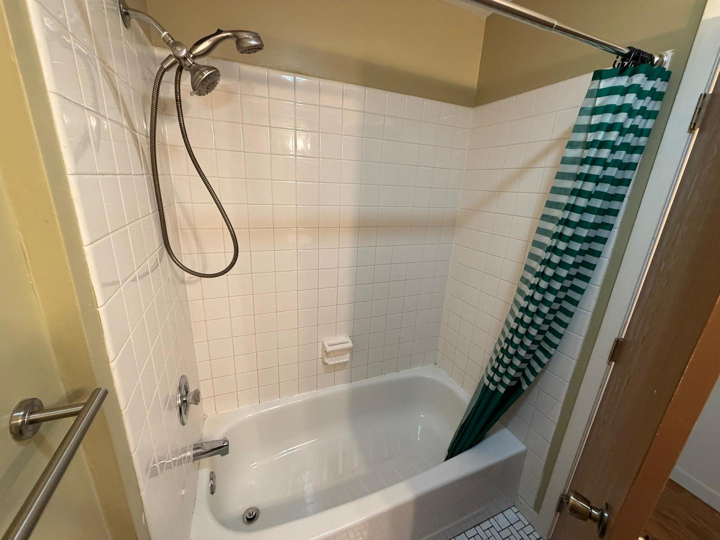 156 West Golf Road, Unit C Libertyville, IL 60048 - Photo 36 of 38 Gallery Image 36