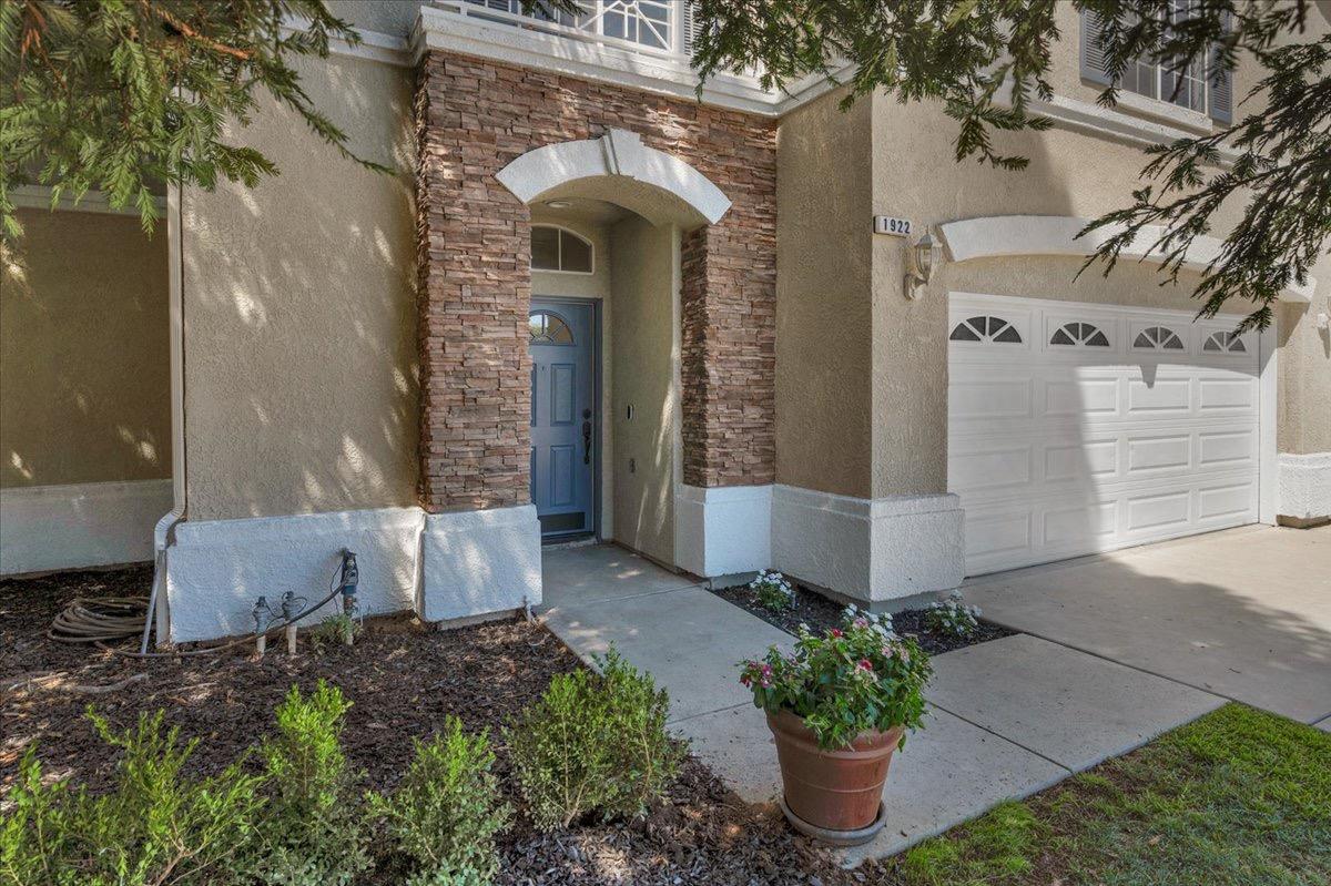 1922 Backowski Avenue Clovis, CA 93611 - Photo 2 of 14