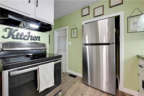 $270,000 | 5712 West 55th Street, Mission, KS 66202