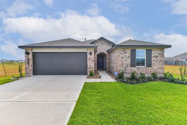 $2,800 | 2621 Mackinac Bay Drive, Texas City, TX 77568